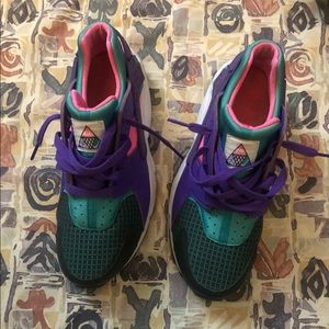 Like new Multi color Nike Huaraches